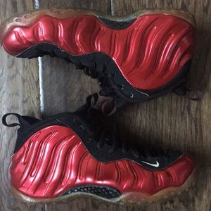Metallic red foamposite